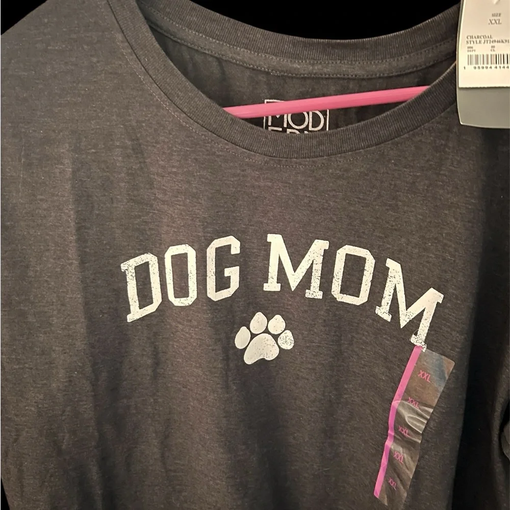 NWT Dog Mom Tee Shirt 🐾 - Picture 2 of 3